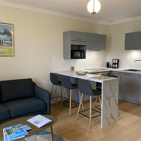 Appartement Vichy, 2 Pièces, 2 Personnes - Fr-1-489-364 Vichy